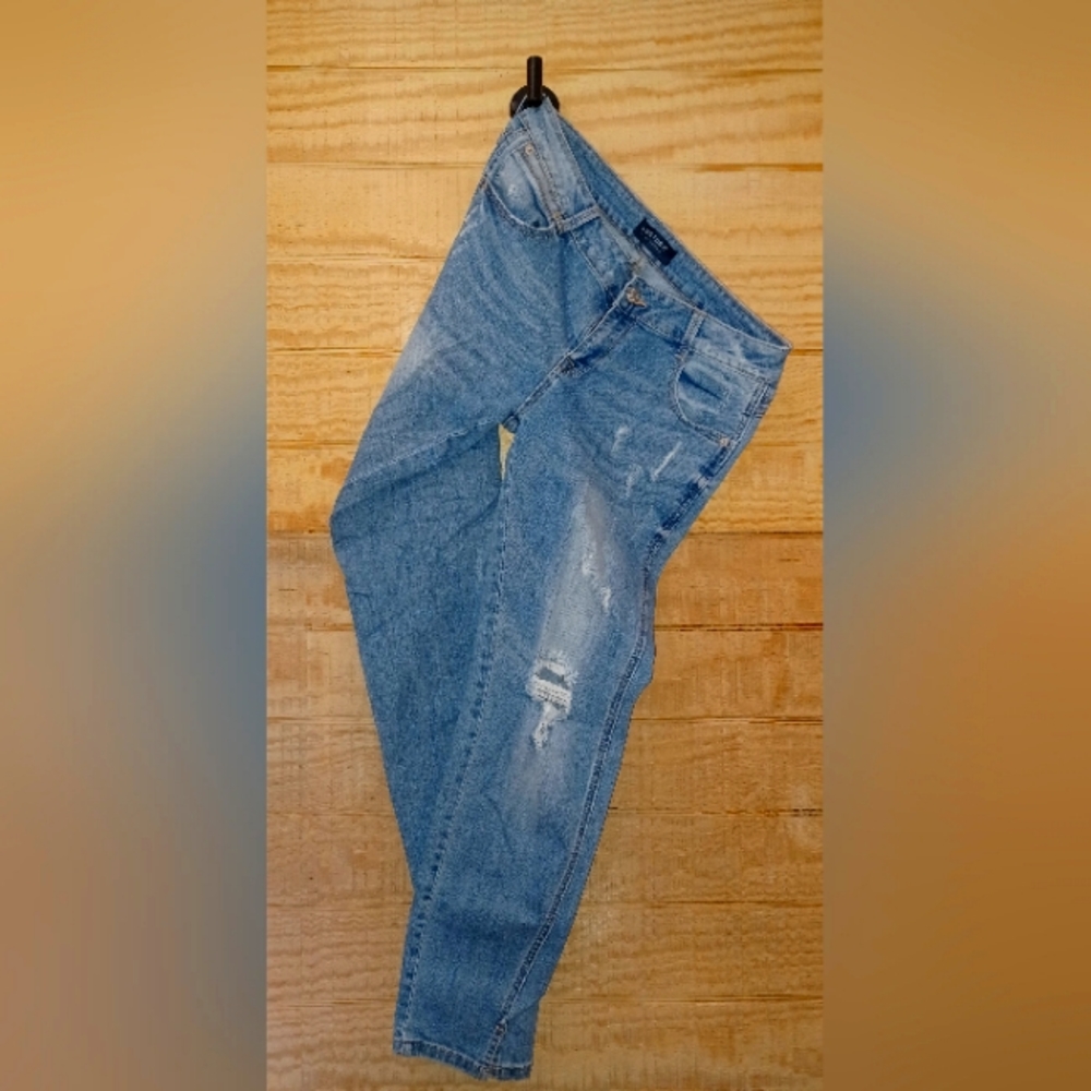 JustUSA Distressed Skinny Jeans